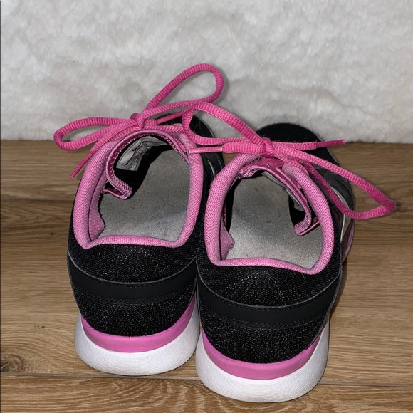 Nike Women's Training Fitsole Athletic Shoes - Picture 4 of 7